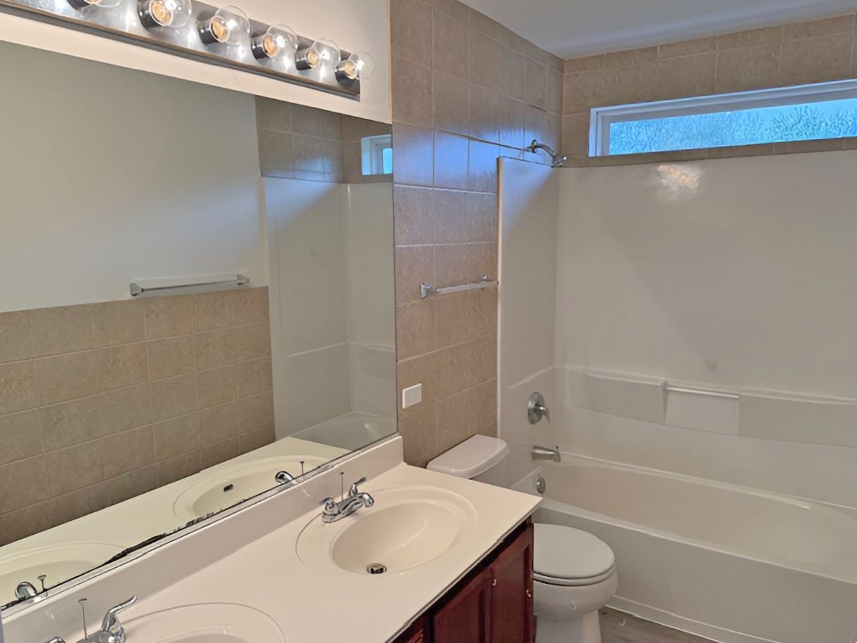 782 Cameron Drive, Antioch, IL 60002