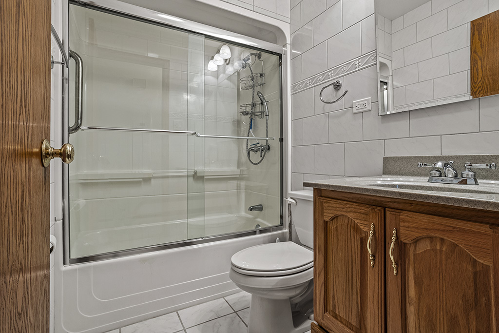 808 COVE Avenue, Lockport, IL 60441