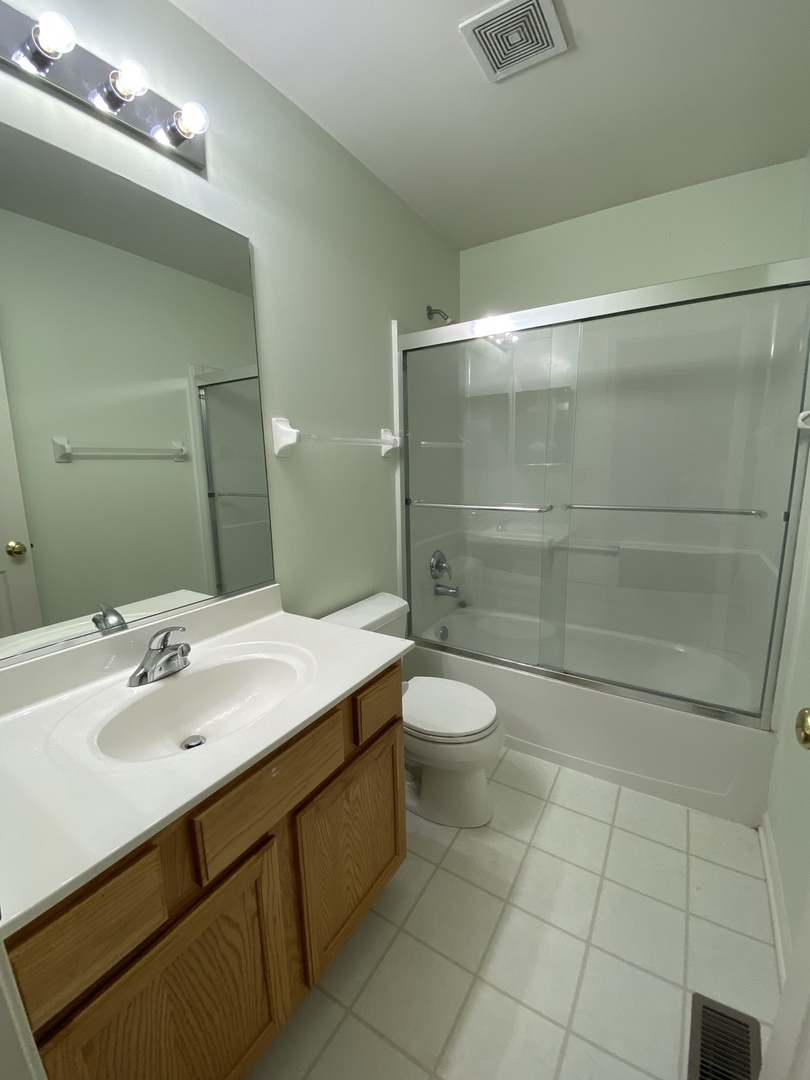 1659 S Candlestick Way, Waukegan, IL 60085