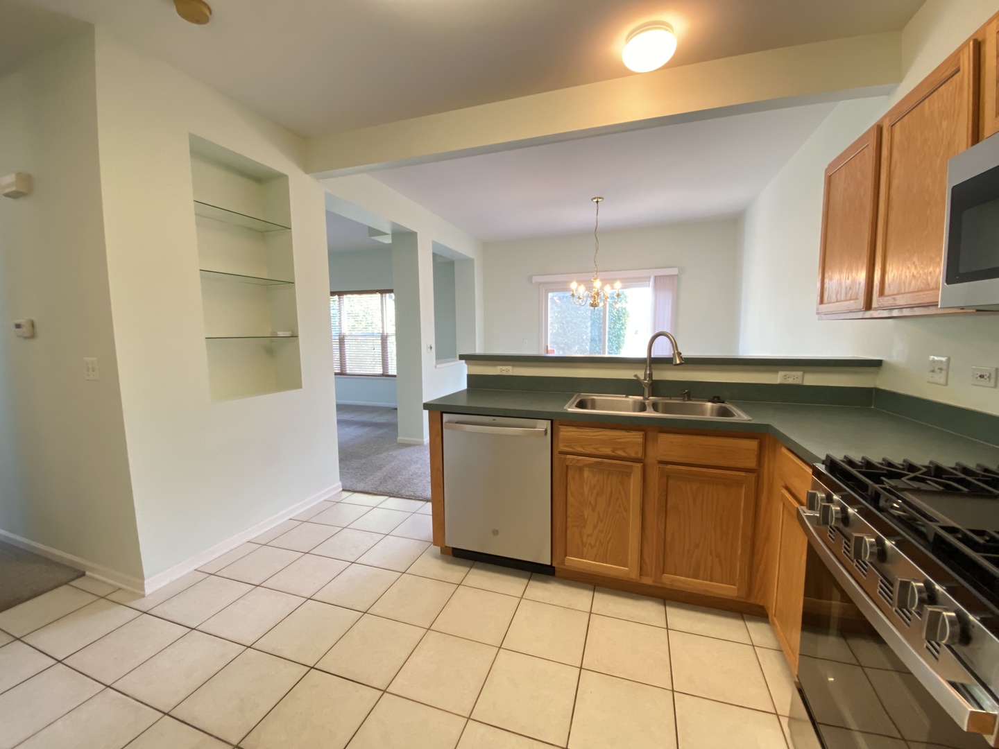 1659 S Candlestick Way, Waukegan, IL 60085