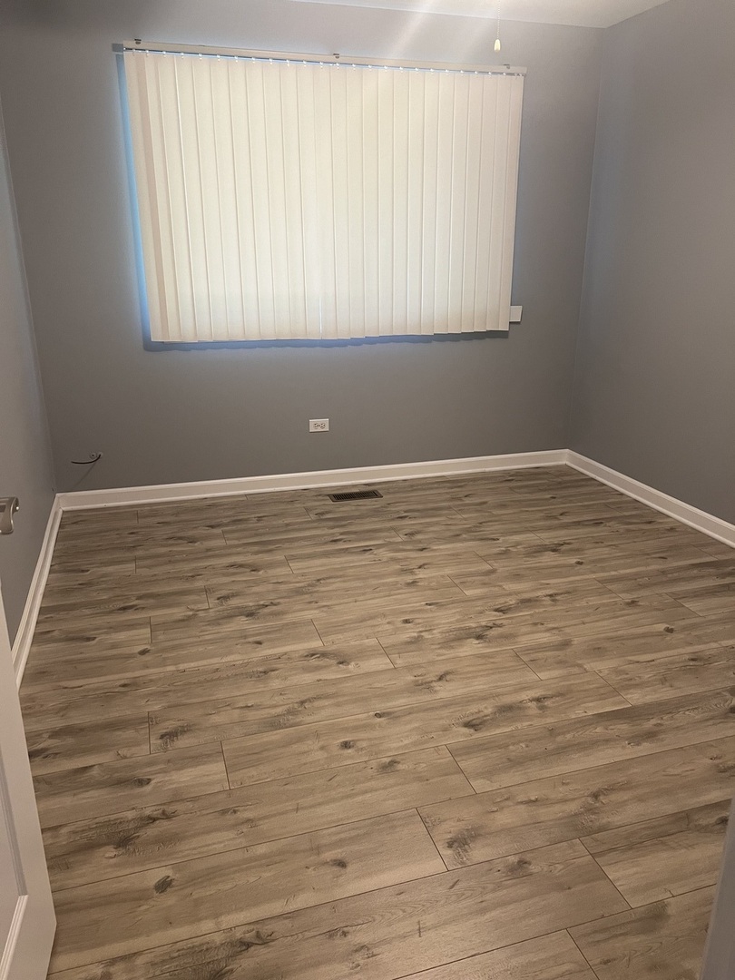 945 Huntington Drive #945, Elk Grove Village, IL 60007