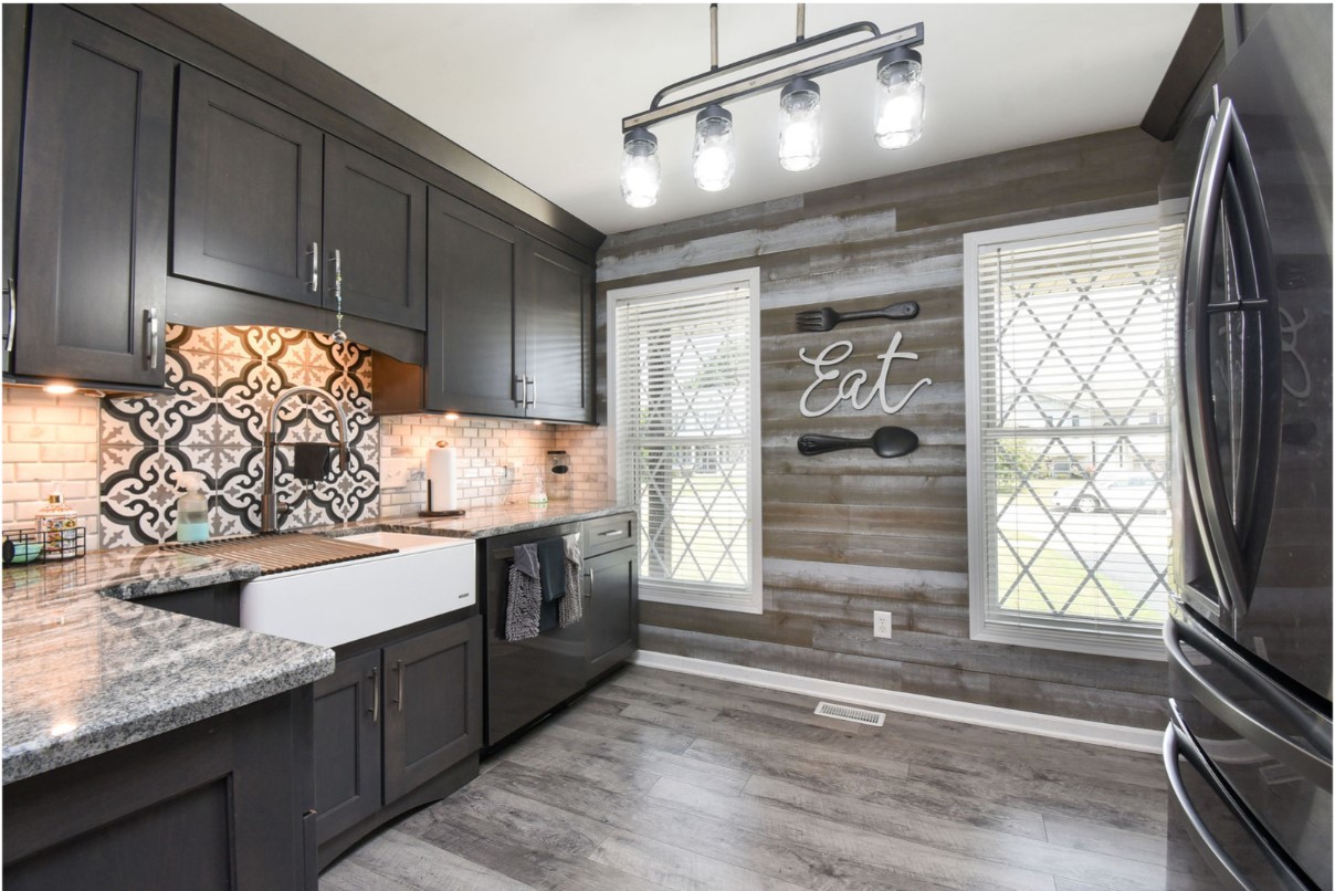 615 Cartwright Trail, McHenry, IL 60050