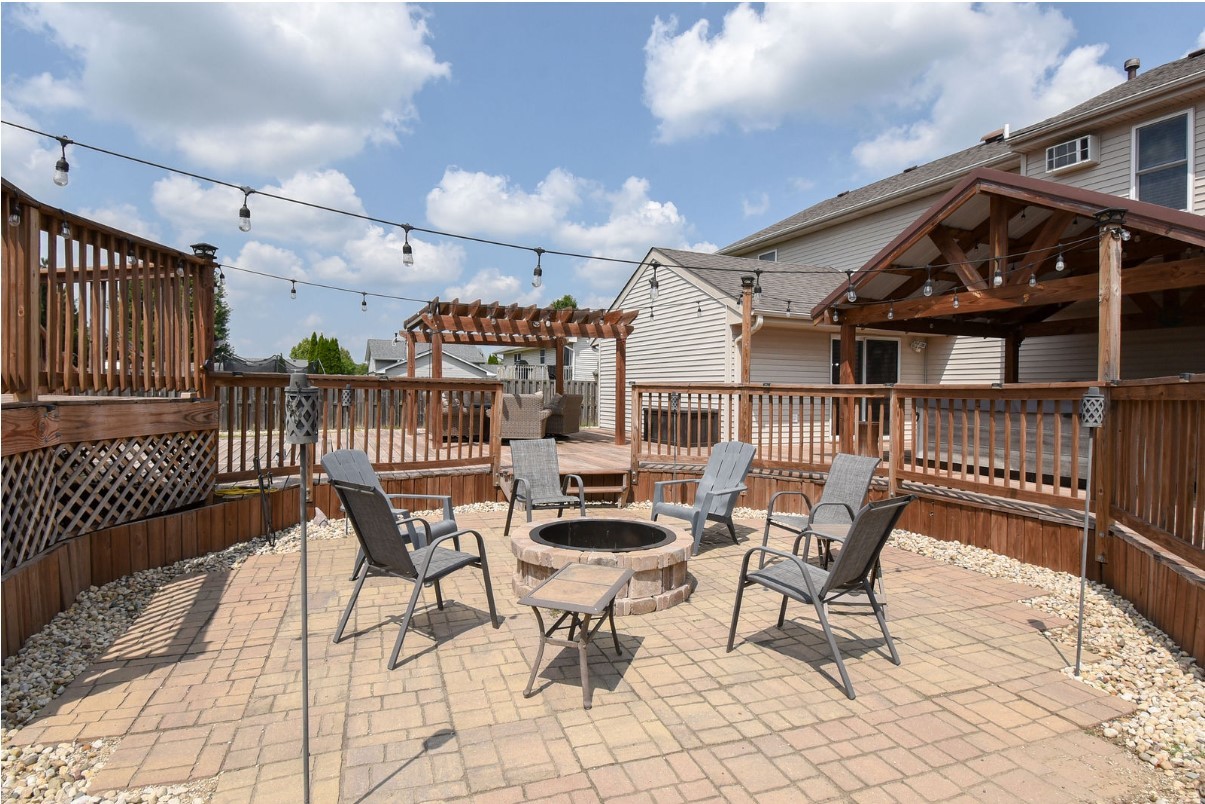 615 Cartwright Trail, McHenry, IL 60050