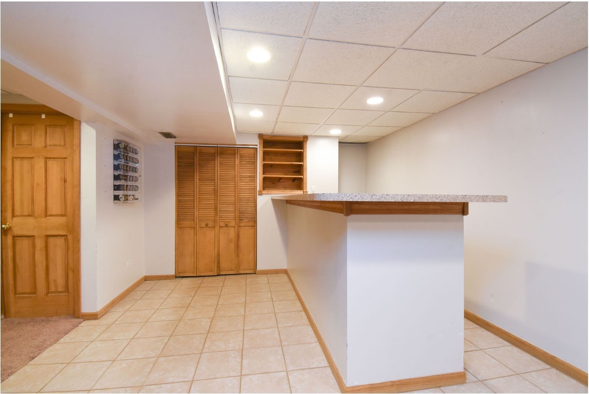 615 Cartwright Trail, McHenry, IL 60050