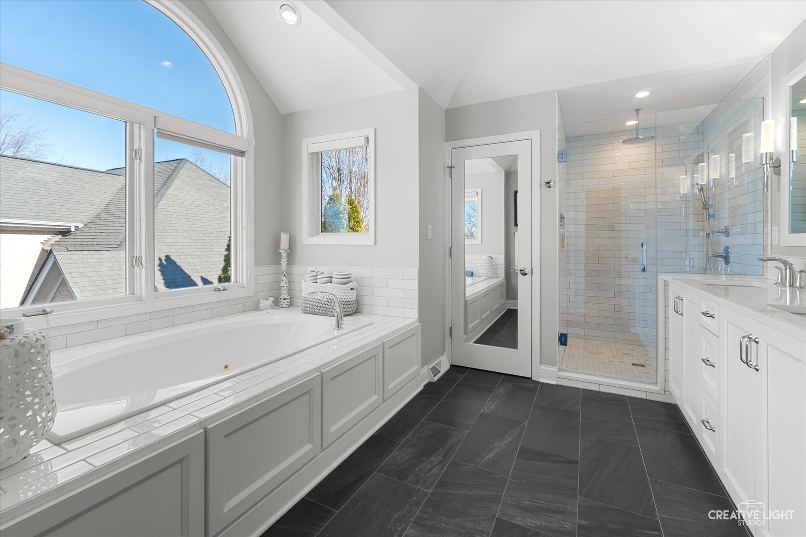 982 Jennifer Court, Sugar Grove, IL 60554