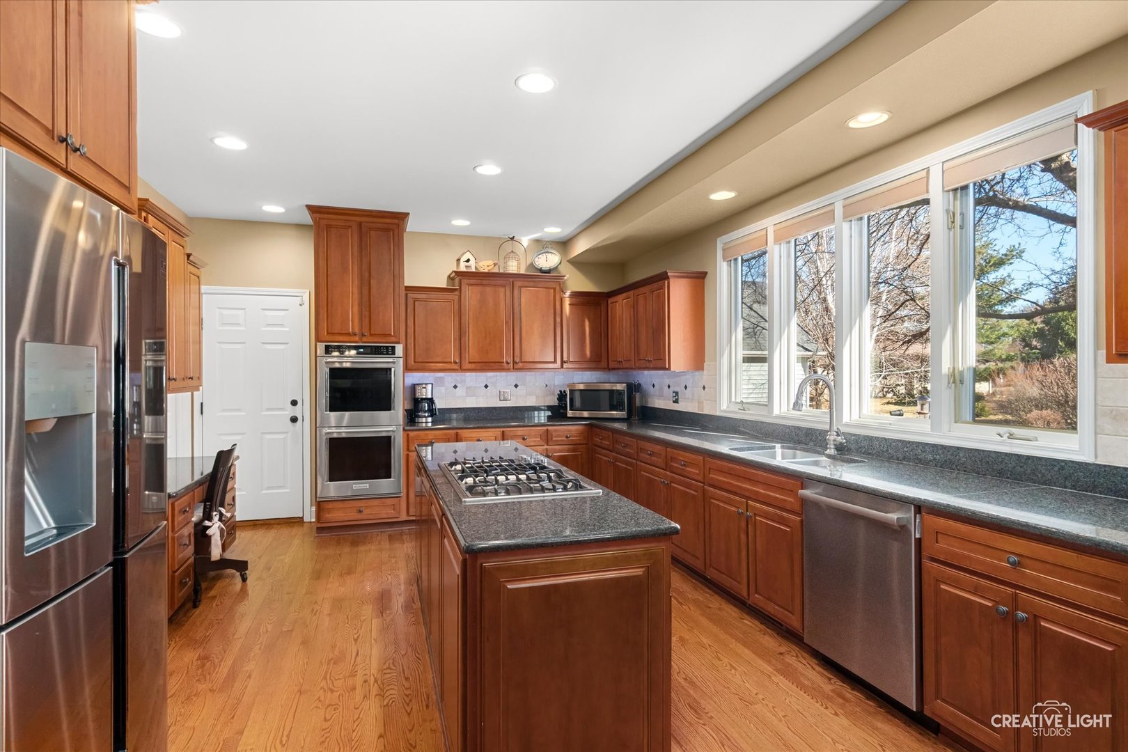 982 Jennifer Court, Sugar Grove, IL 60554