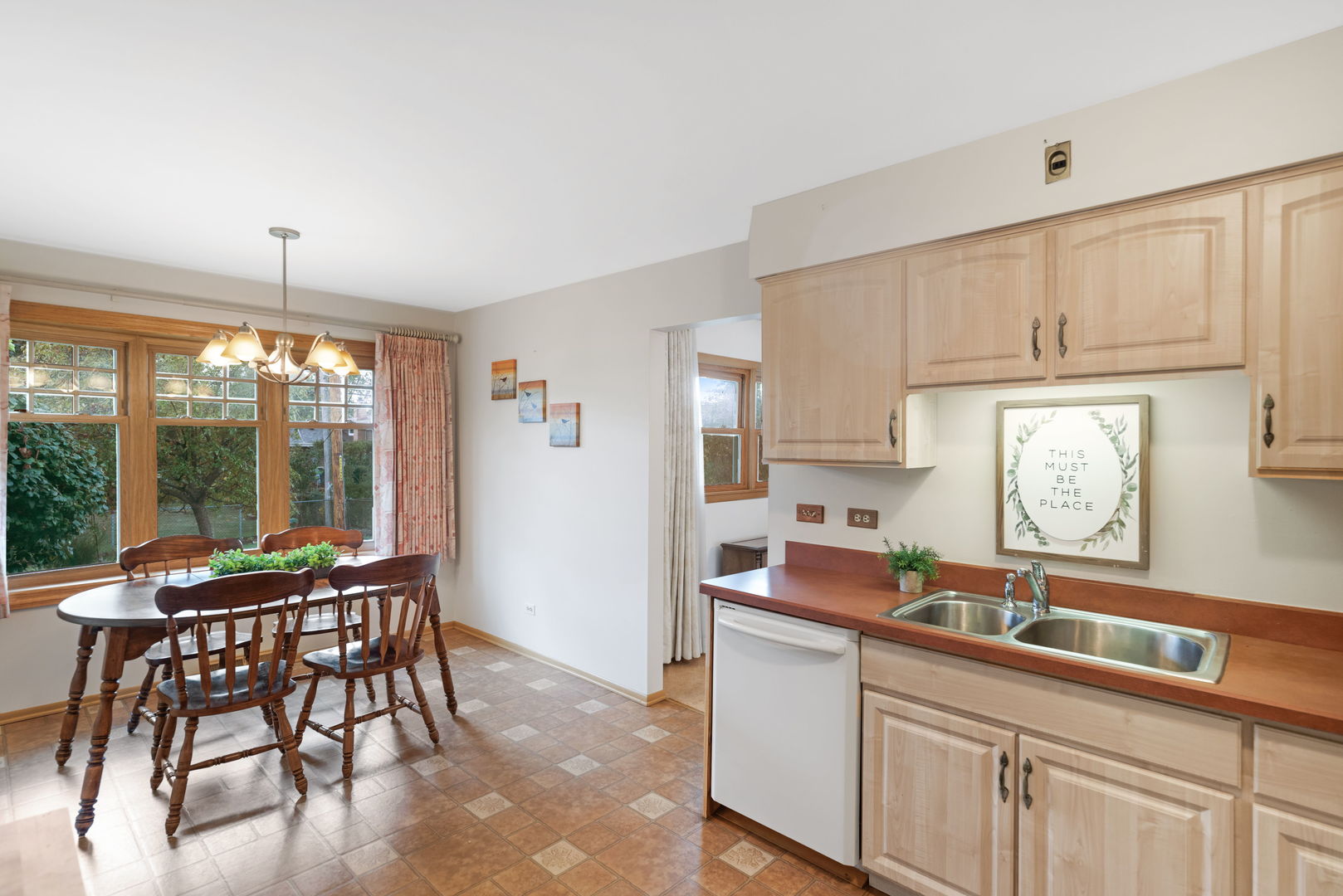 147 Lance Drive, Des Plaines, IL 60016