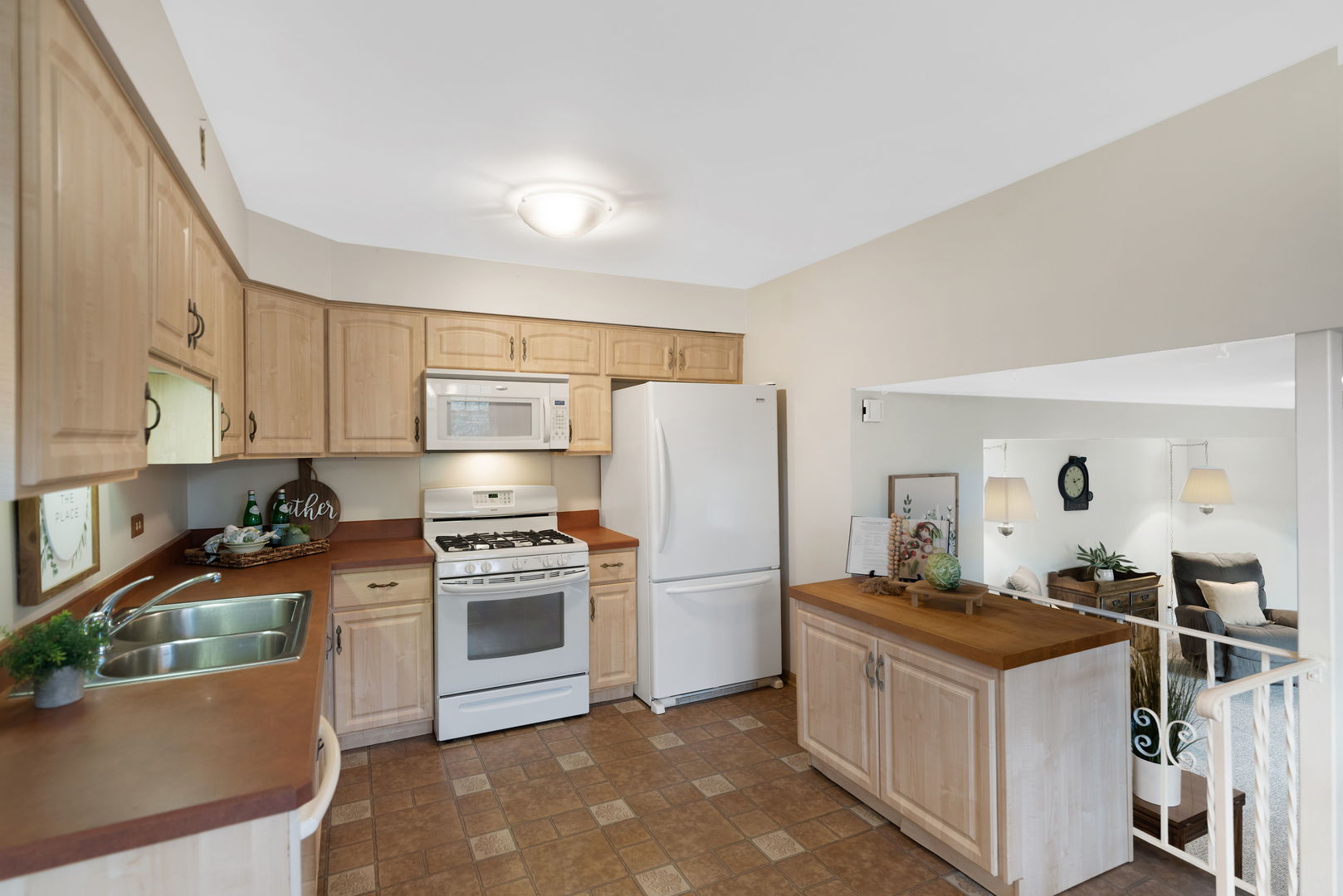 147 Lance Drive, Des Plaines, IL 60016