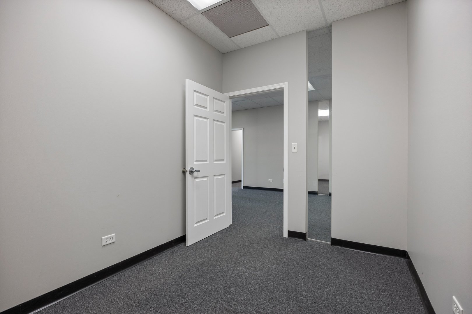 1111 Burlington Avenue #105, Lisle, IL 60532