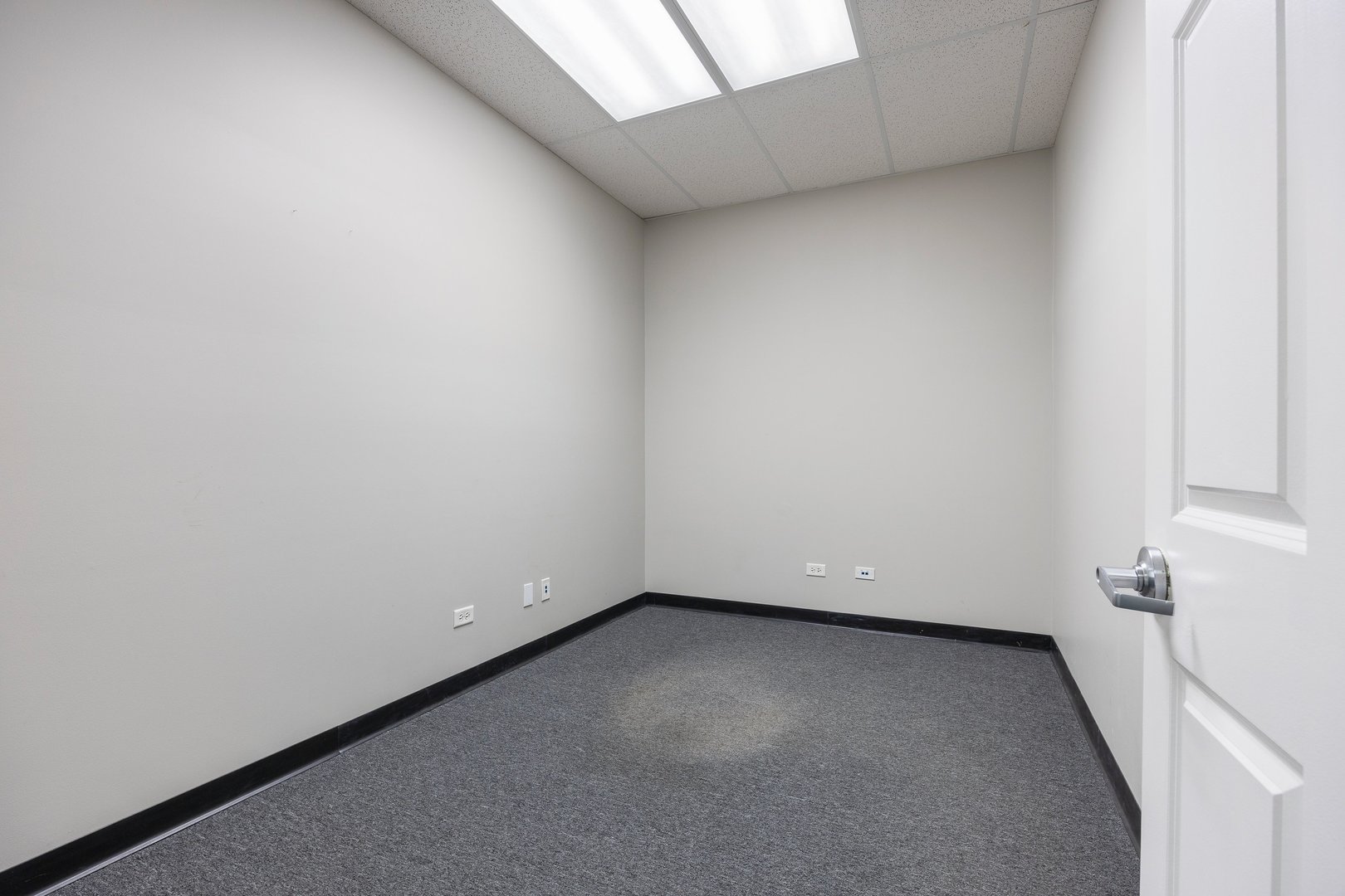 1111 Burlington Avenue #105, Lisle, IL 60532