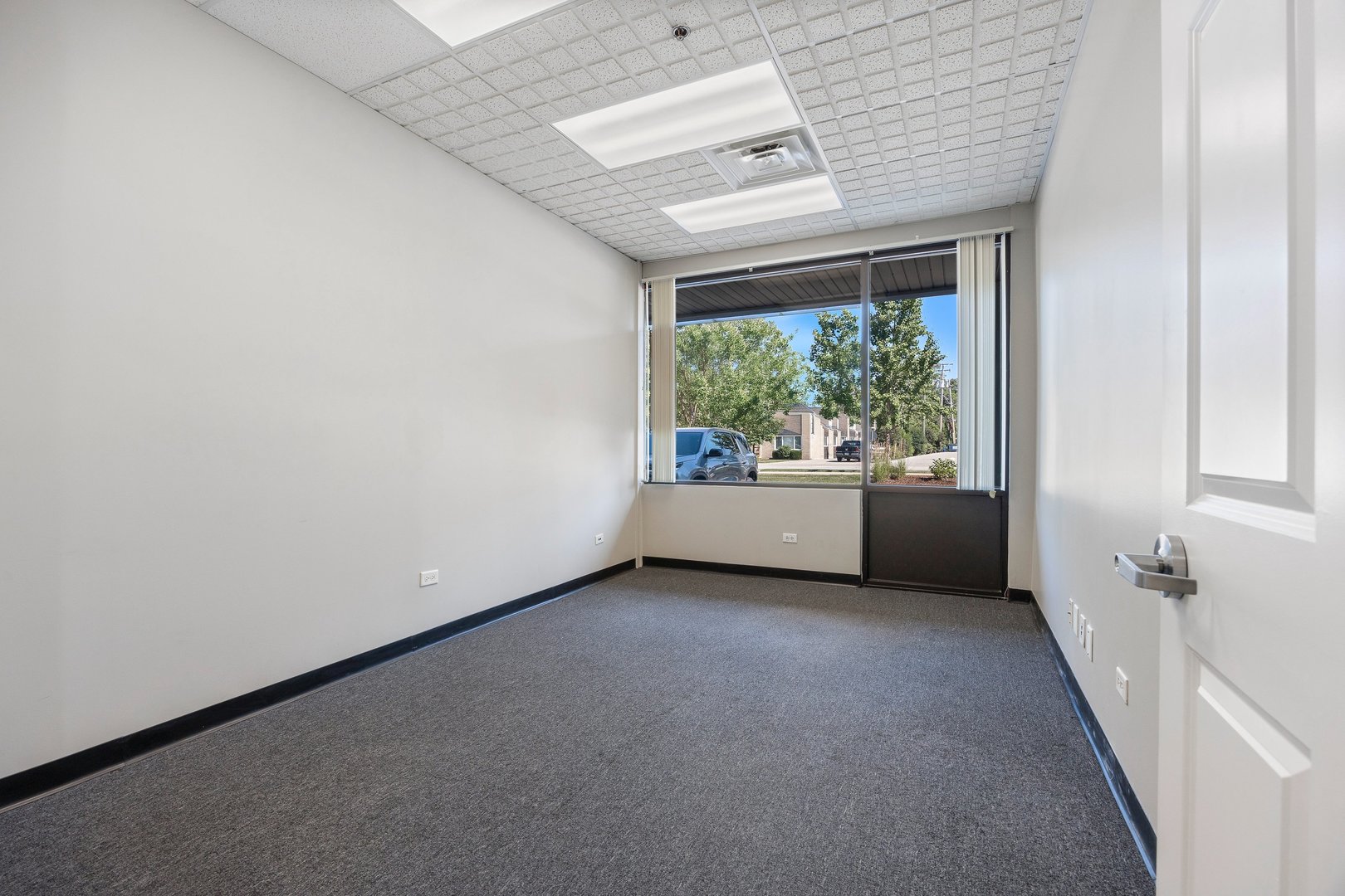 1111 Burlington Avenue #105, Lisle, IL 60532