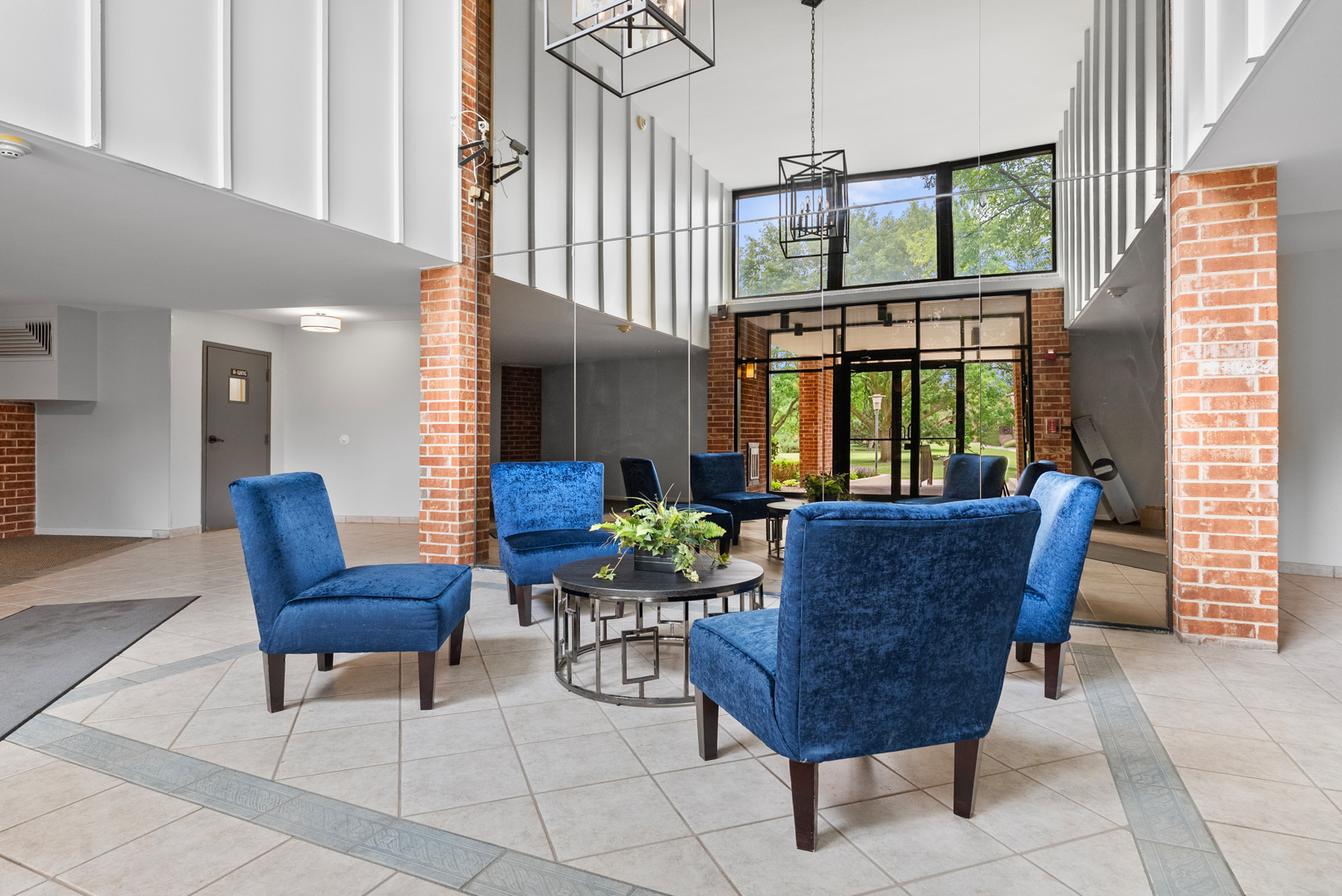 1405 E Central Road #110B, Arlington Heights, IL 60005