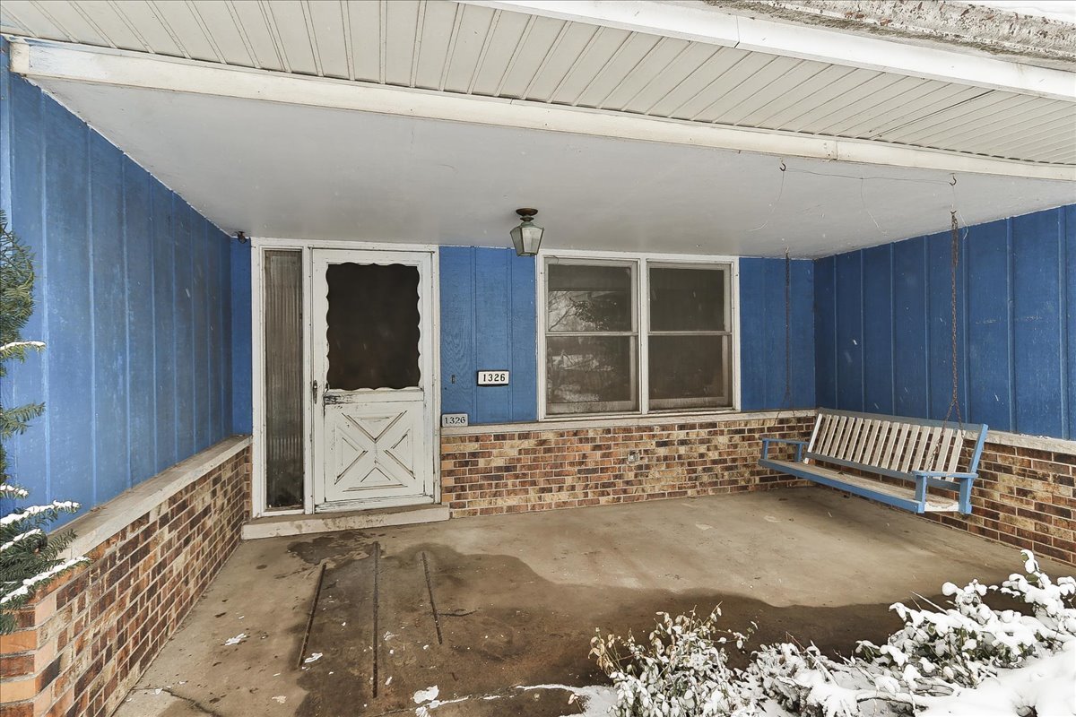 1326 Summit Drive, Schaumburg, IL 60193