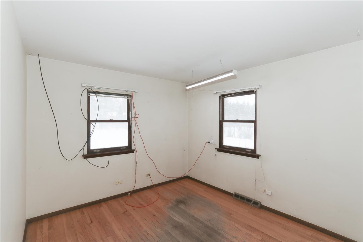 1326 Summit Drive, Schaumburg, IL 60193