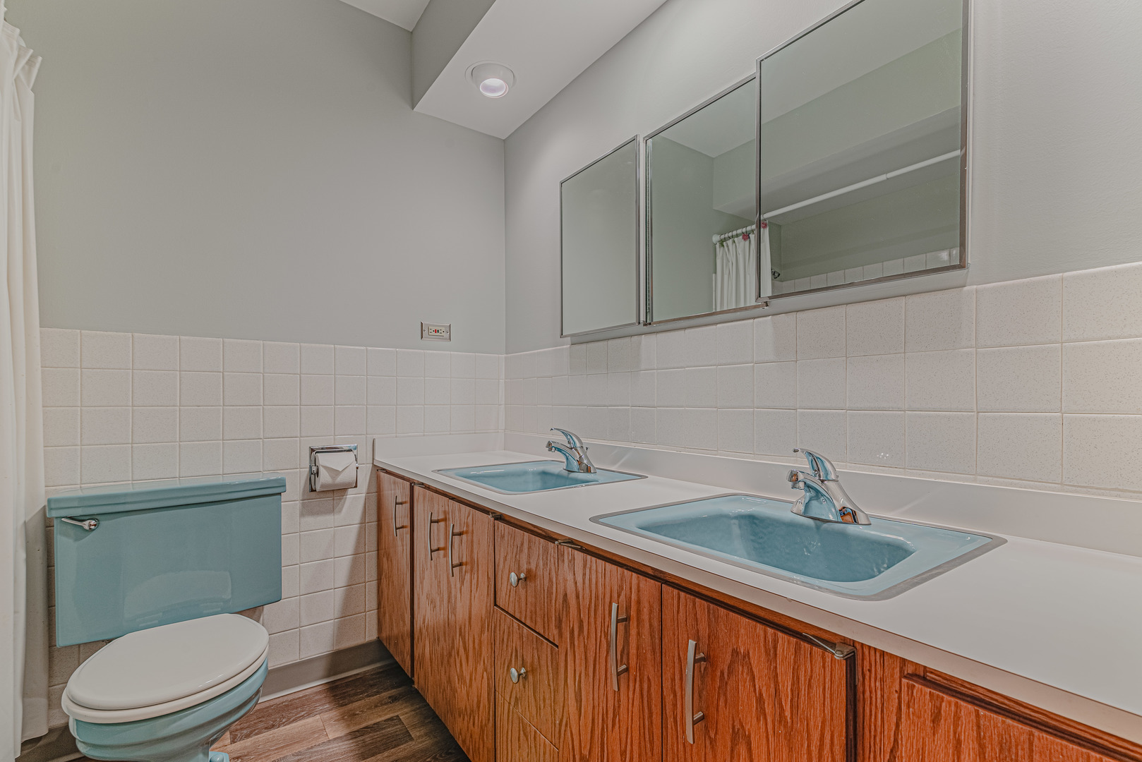 818 S Villa Avenue, Villa Park, IL 60181