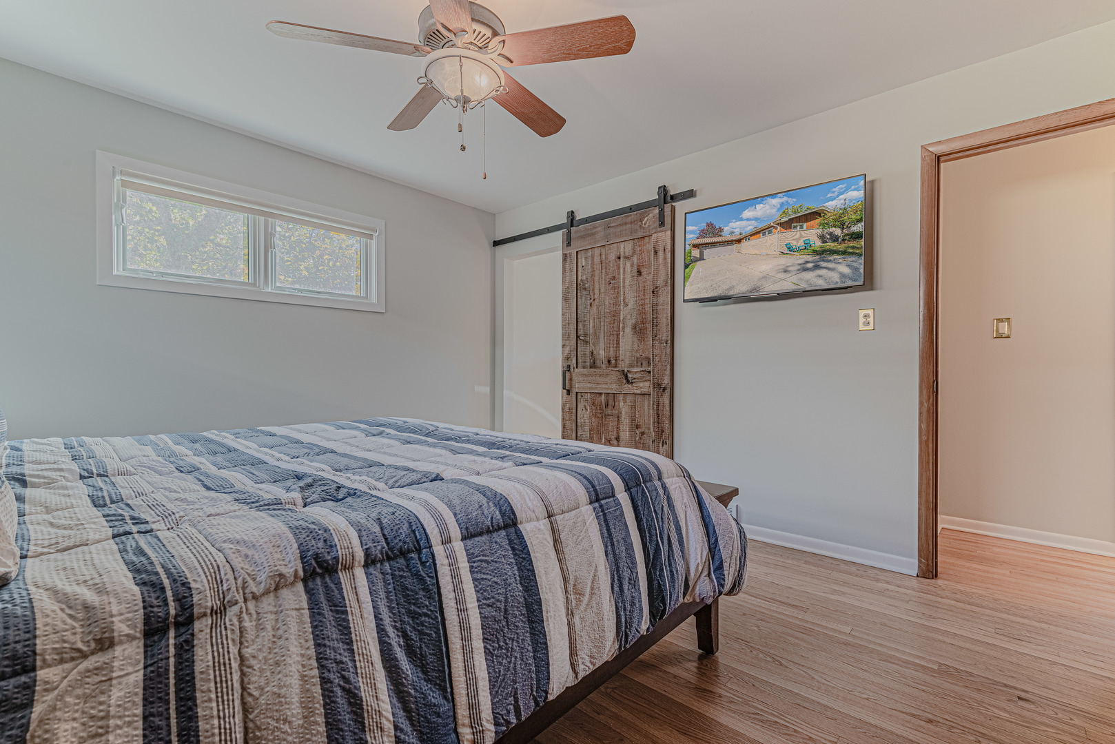 818 S Villa Avenue, Villa Park, IL 60181