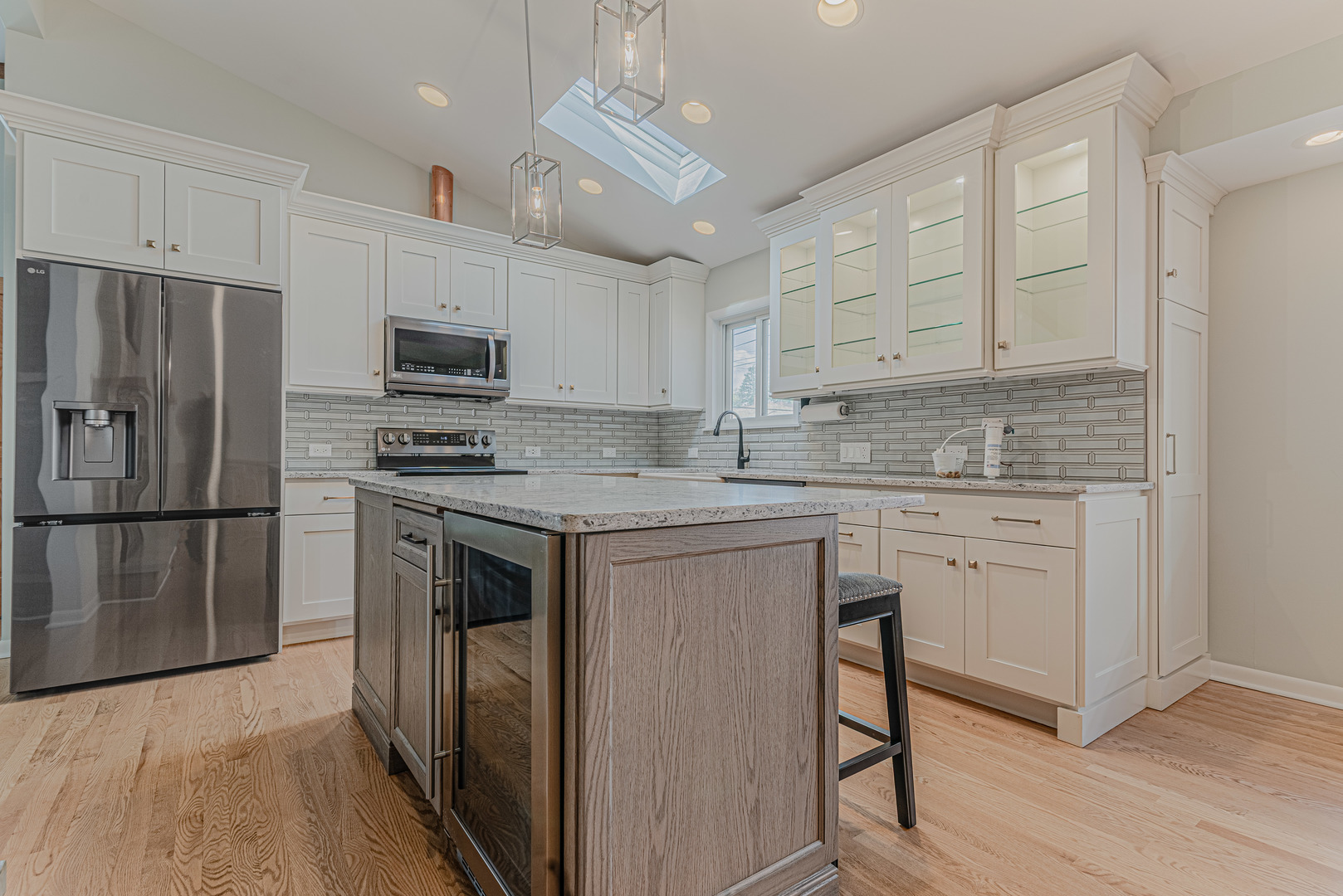 818 S Villa Avenue, Villa Park, IL 60181