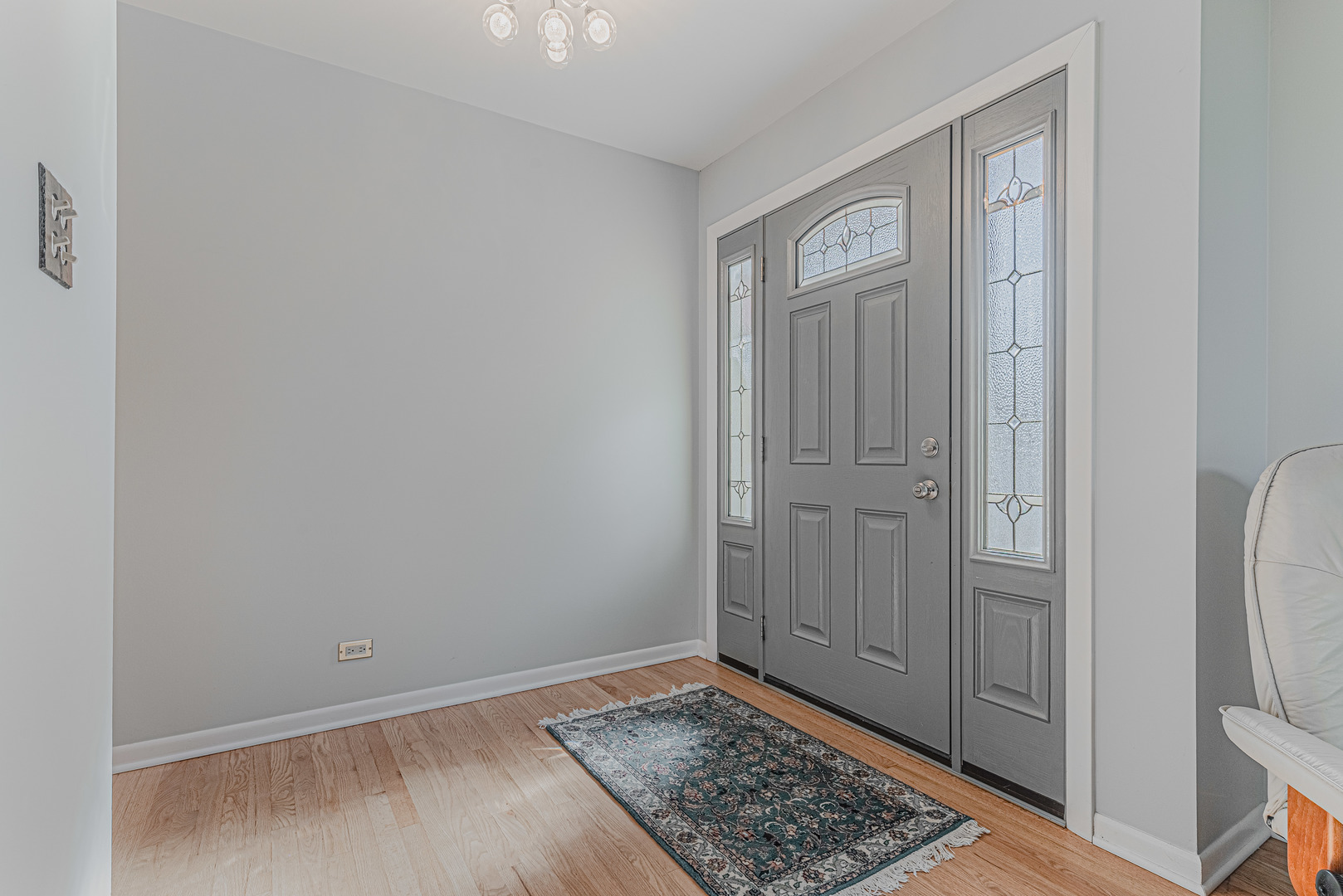 818 S Villa Avenue, Villa Park, IL 60181