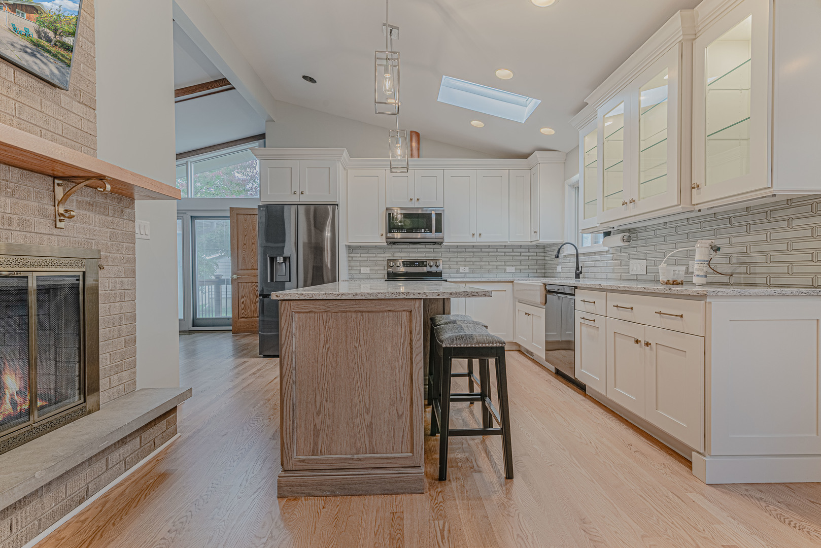 818 S Villa Avenue, Villa Park, IL 60181