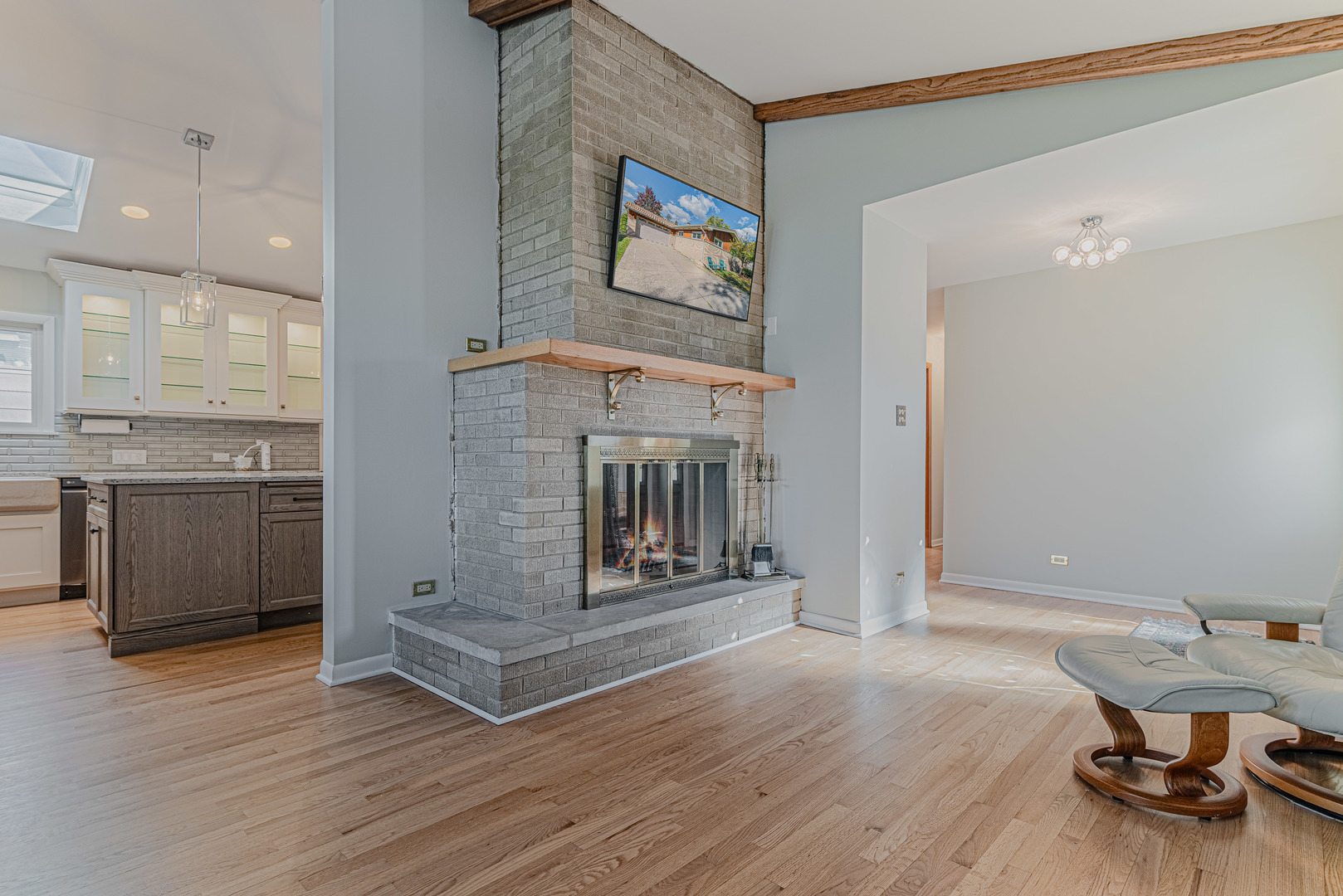 818 S Villa Avenue, Villa Park, IL 60181