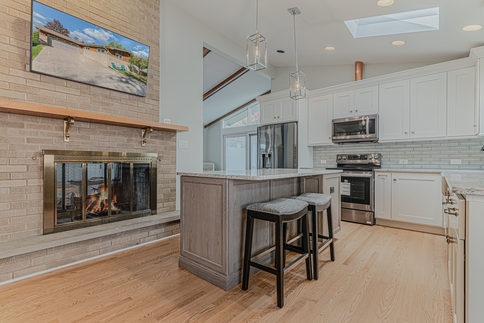 818 S Villa Avenue, Villa Park, IL 60181