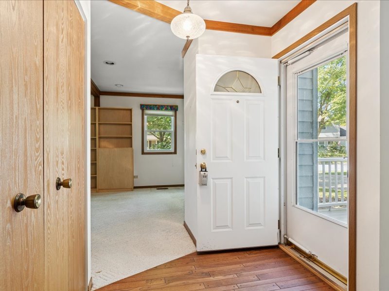 1323 Auburn Avenue, Naperville, IL 60565