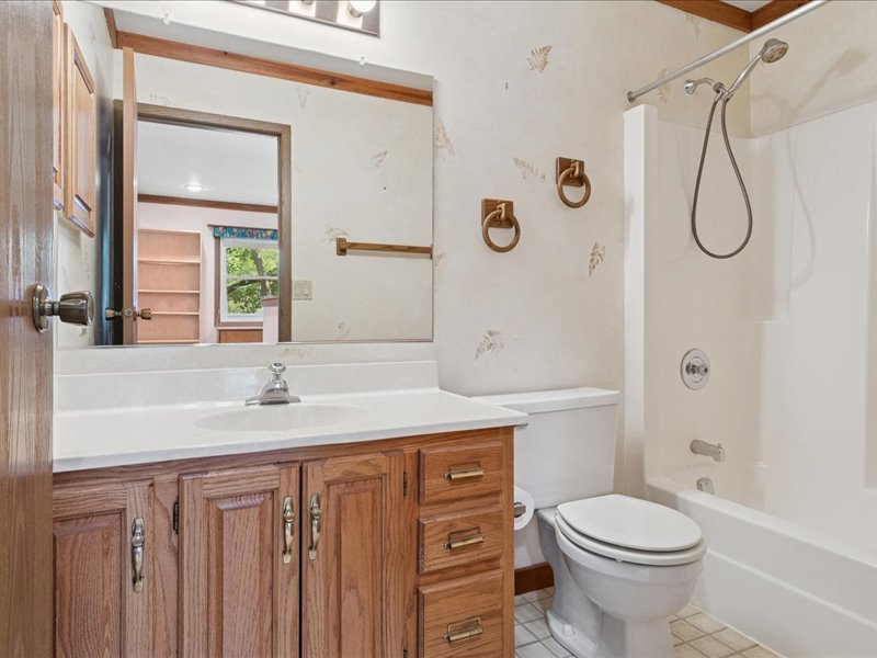 1323 Auburn Avenue, Naperville, IL 60565