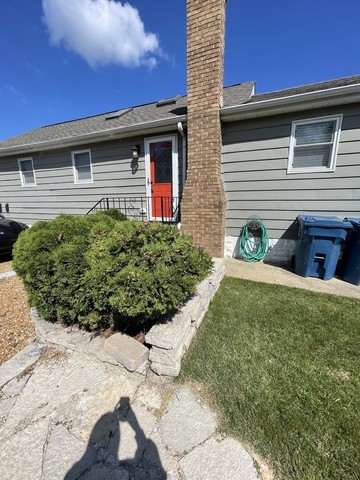 1708 N Center Street, Crest Hill, IL 60403