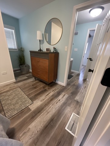 1708 N Center Street, Crest Hill, IL 60403