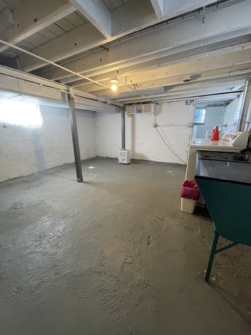 1708 N Center Street, Crest Hill, IL 60403