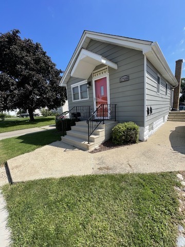 1708 N Center Street, Crest Hill, IL 60403