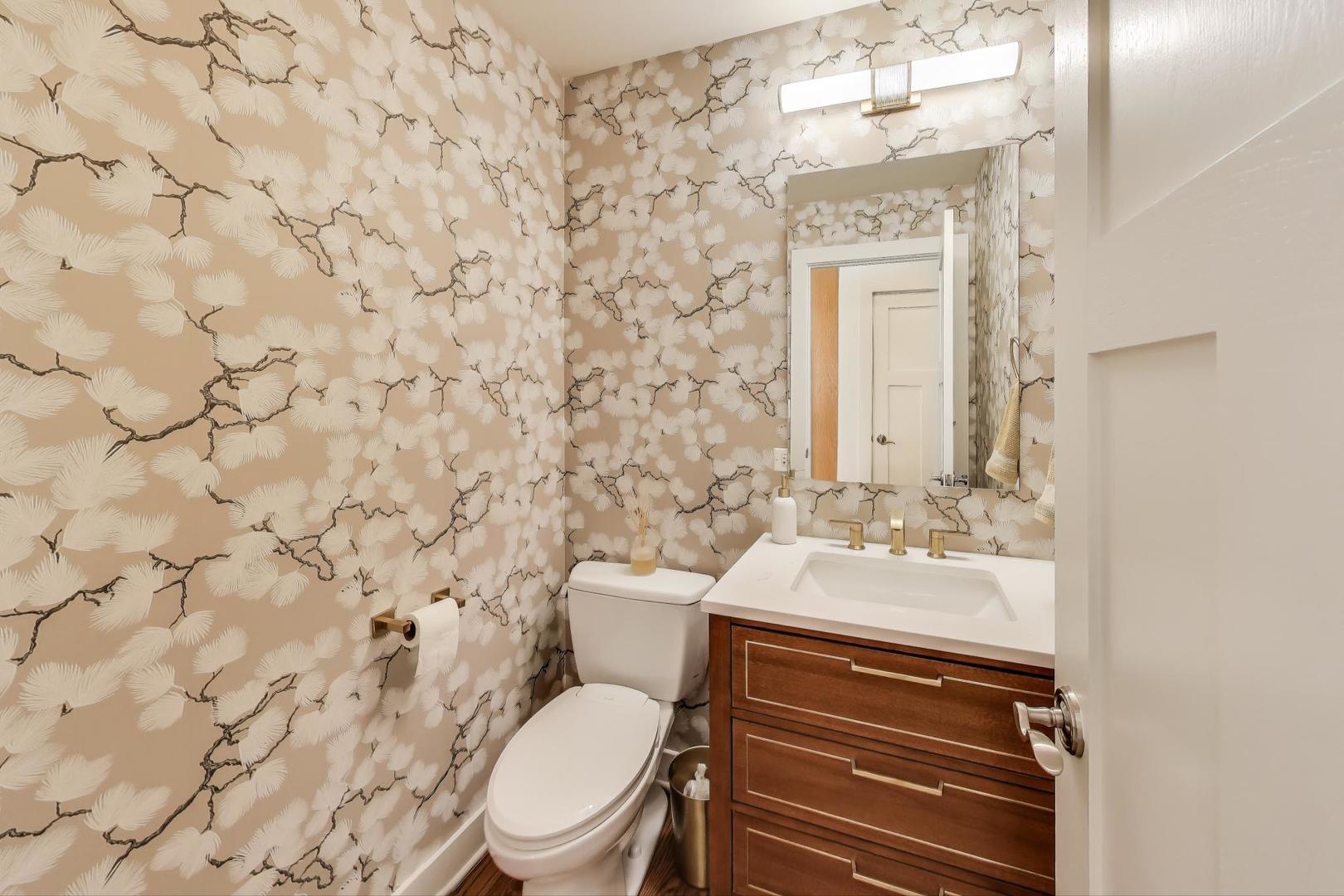 1044 N Knight Avenue, Park Ridge, IL 60068