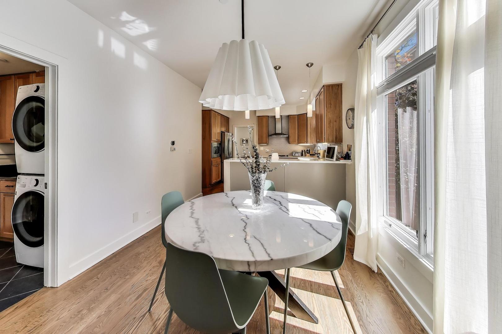 1044 N Knight Avenue, Park Ridge, IL 60068