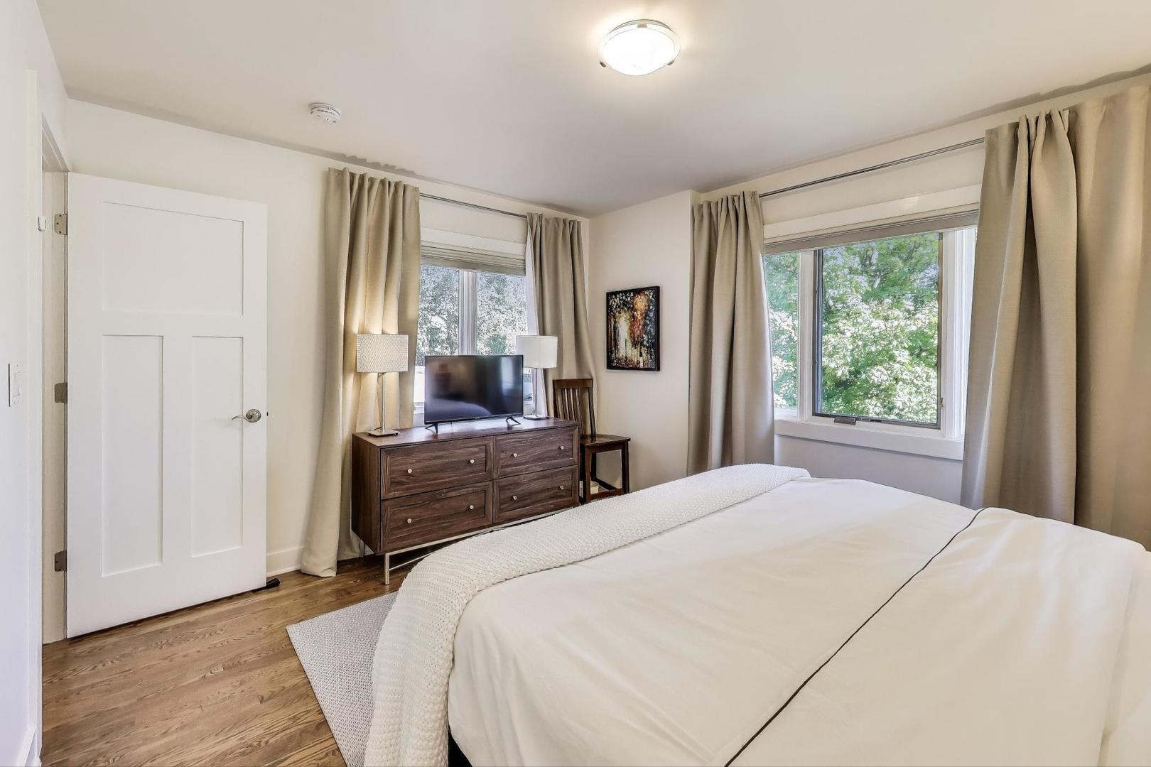 1044 N Knight Avenue, Park Ridge, IL 60068