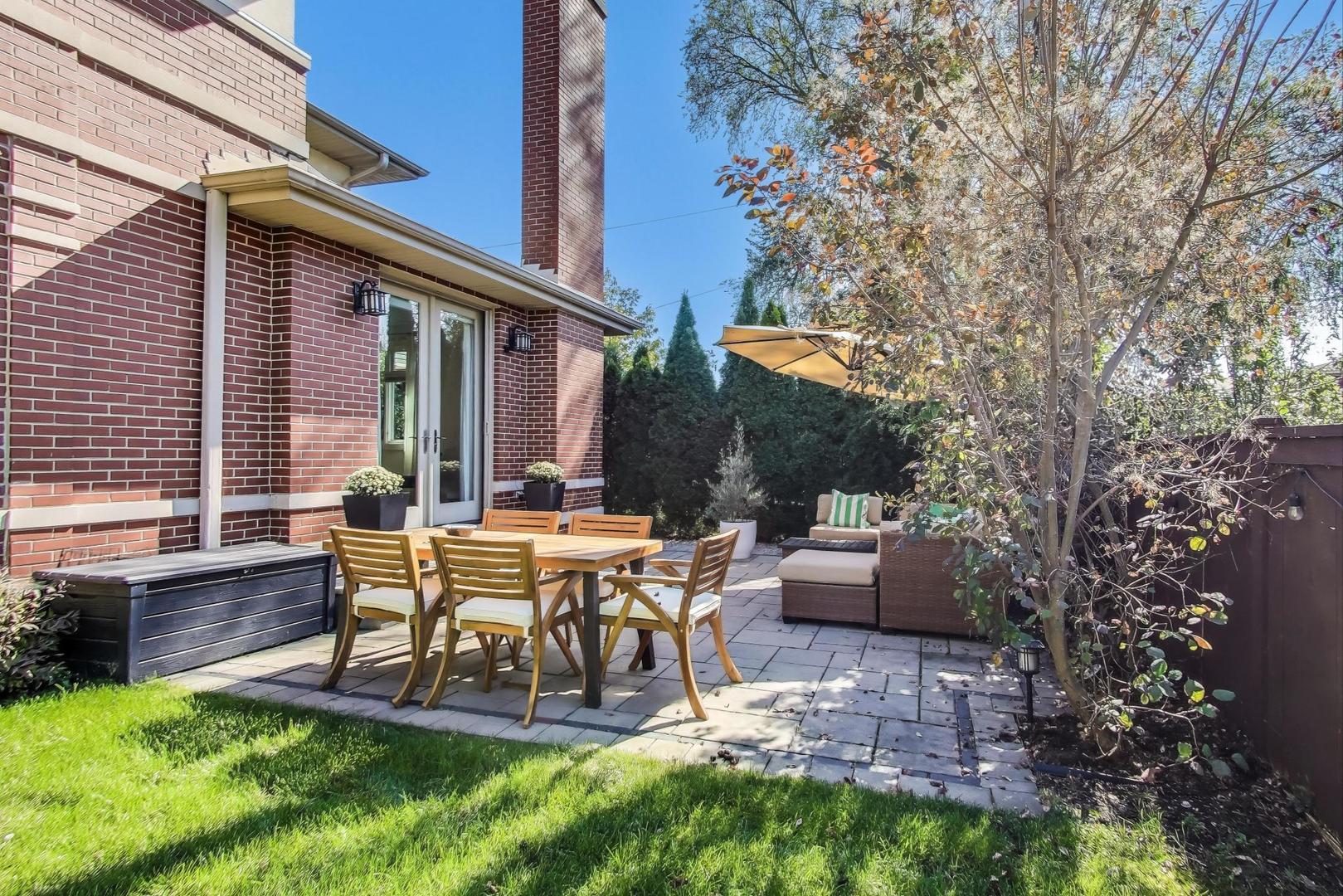 1044 N Knight Avenue, Park Ridge, IL 60068