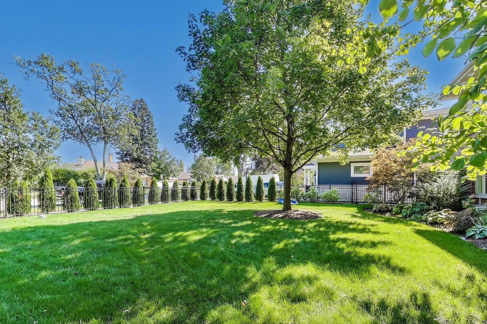 1044 N Knight Avenue, Park Ridge, IL 60068