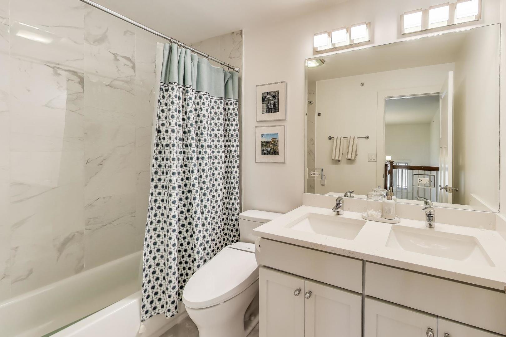 1044 N Knight Avenue, Park Ridge, IL 60068