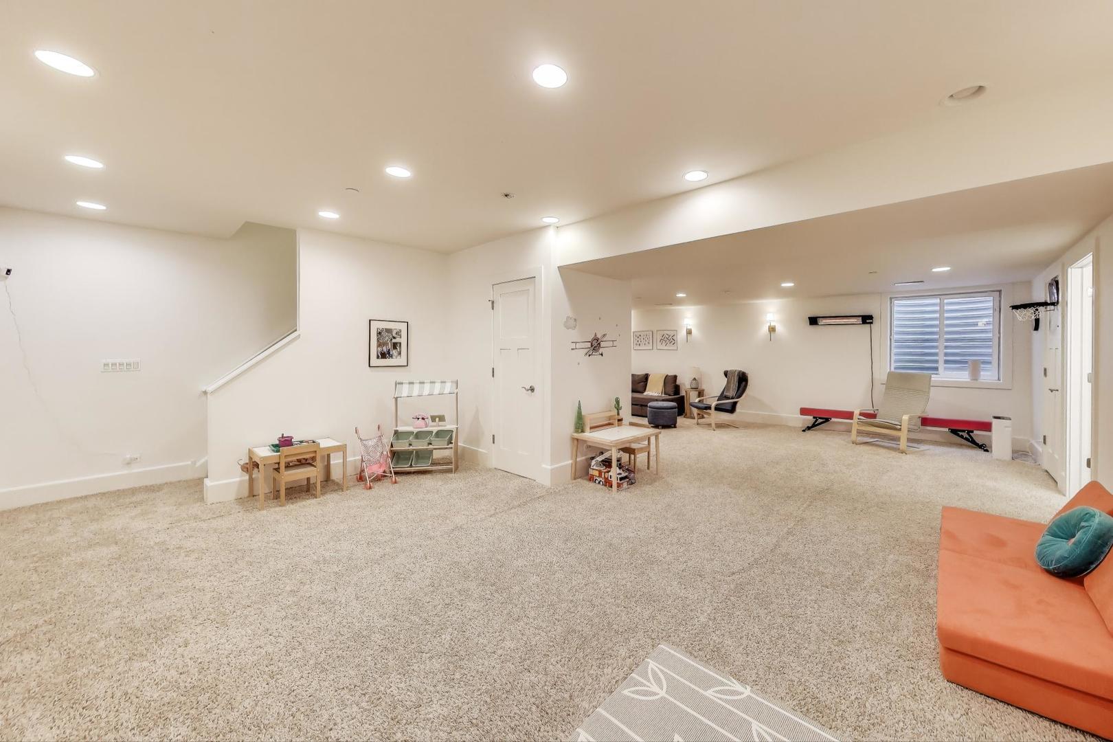 1044 N Knight Avenue, Park Ridge, IL 60068