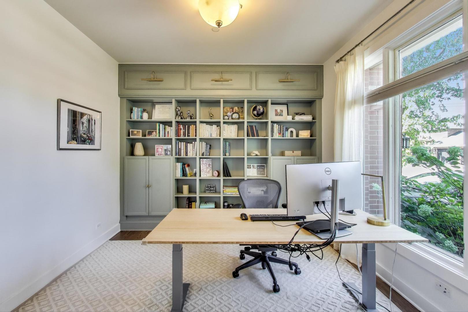 1044 N Knight Avenue, Park Ridge, IL 60068