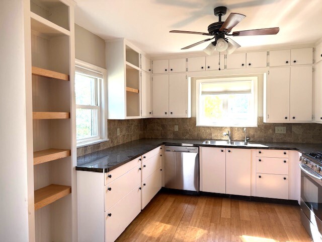 704 E 9TH Street, Lockport, IL 60441