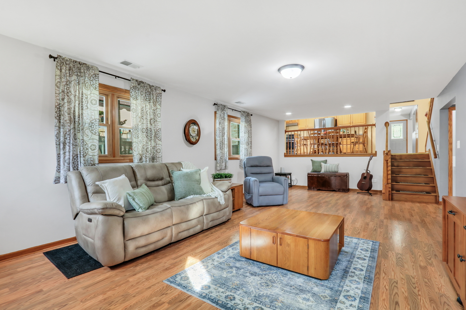 8528 Lorel Avenue, Burbank, IL 60459