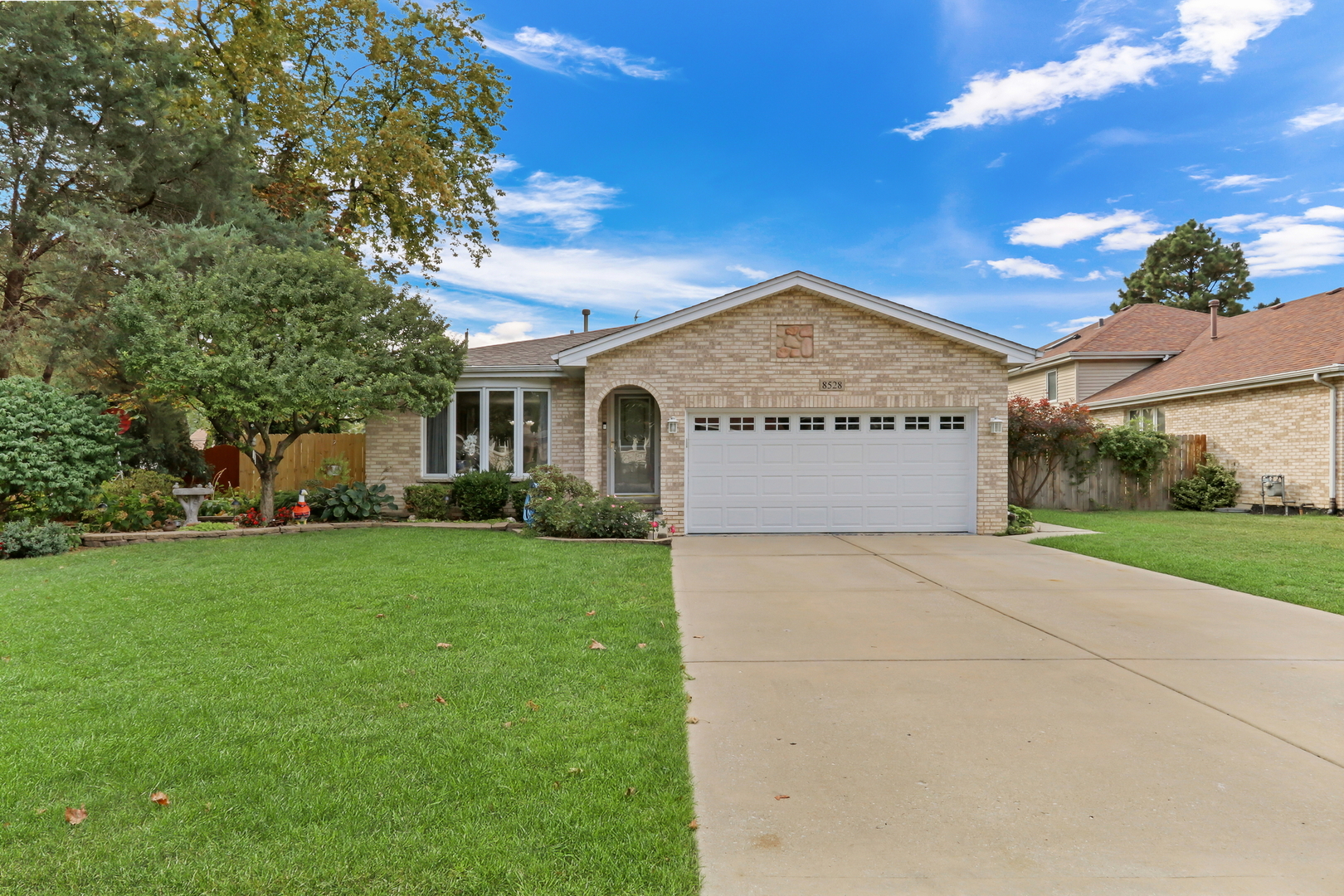 8528 Lorel Avenue, Burbank, IL 60459