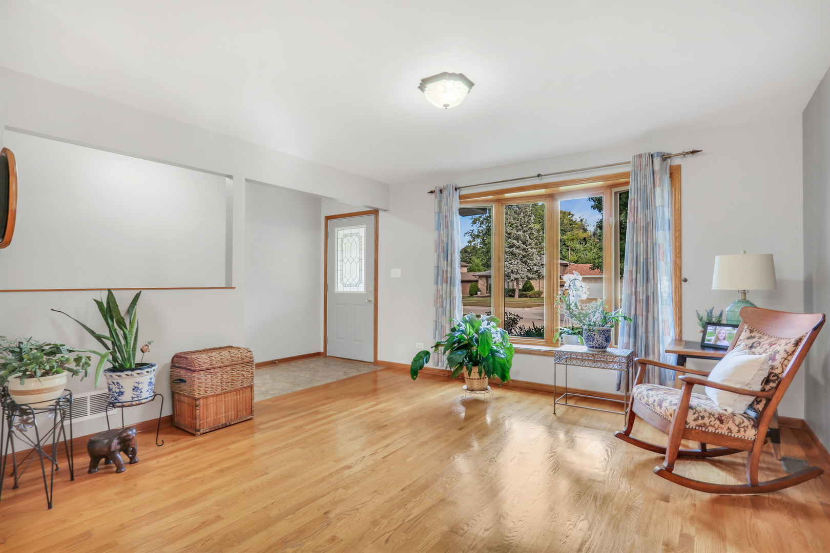 8528 Lorel Avenue, Burbank, IL 60459