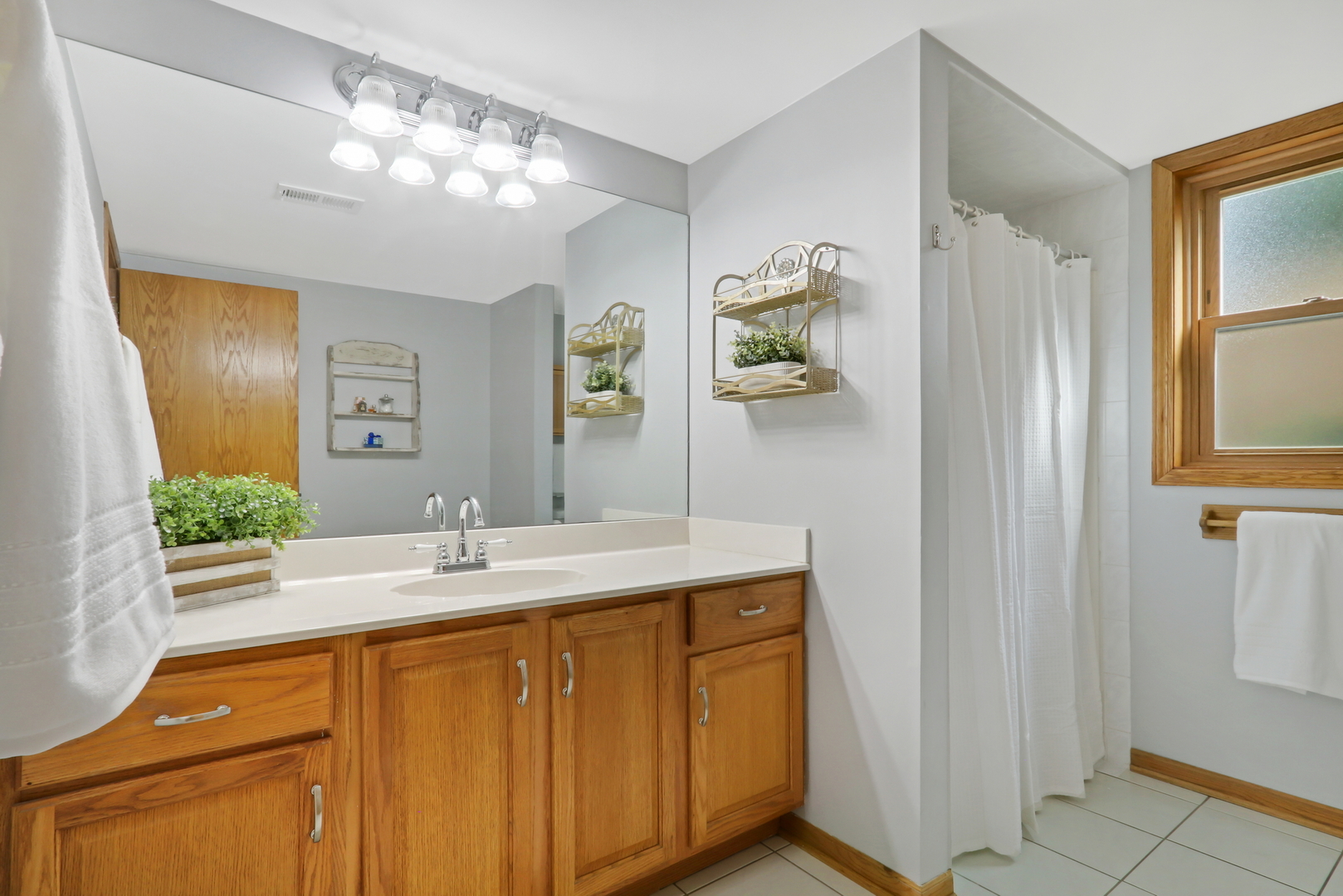 8528 Lorel Avenue, Burbank, IL 60459