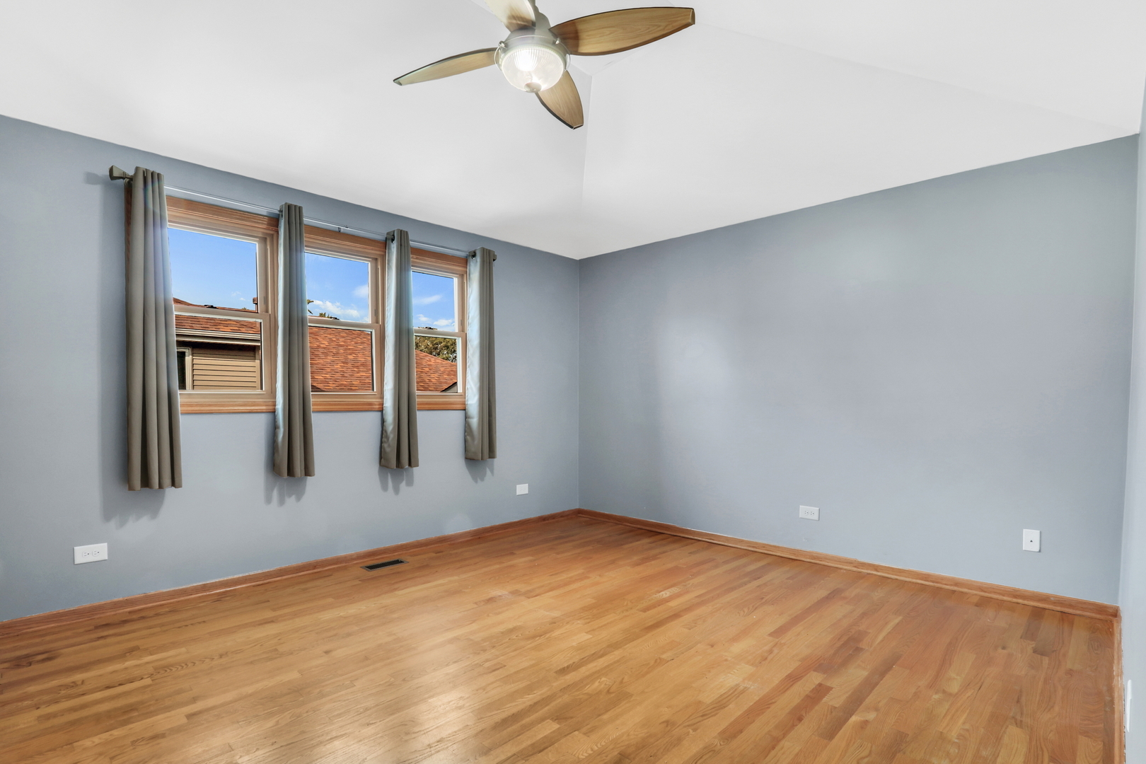 8528 Lorel Avenue, Burbank, IL 60459