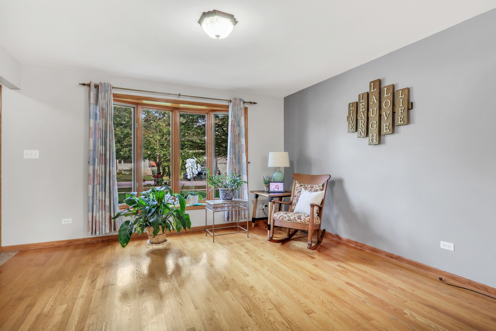 8528 Lorel Avenue, Burbank, IL 60459