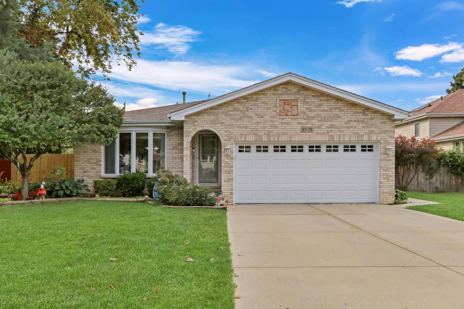 8528 Lorel Avenue, Burbank, IL 60459