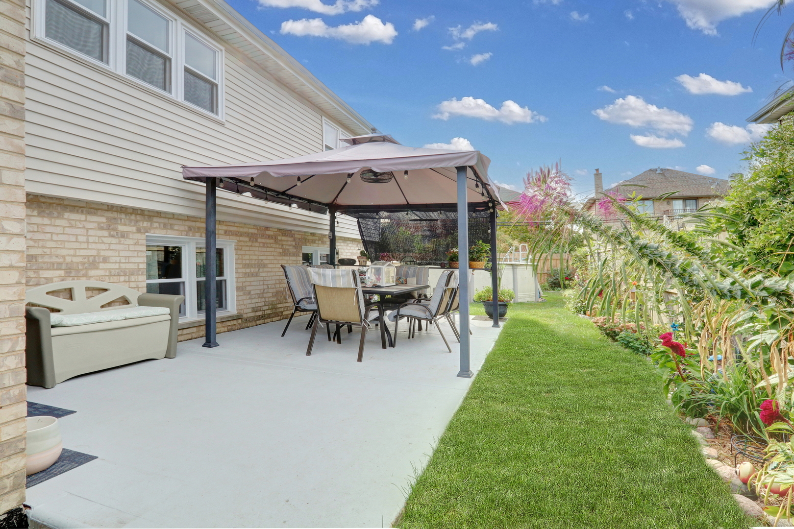 8528 Lorel Avenue, Burbank, IL 60459