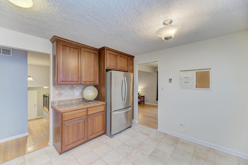 8S141 Grant Street, Darien, IL 60561