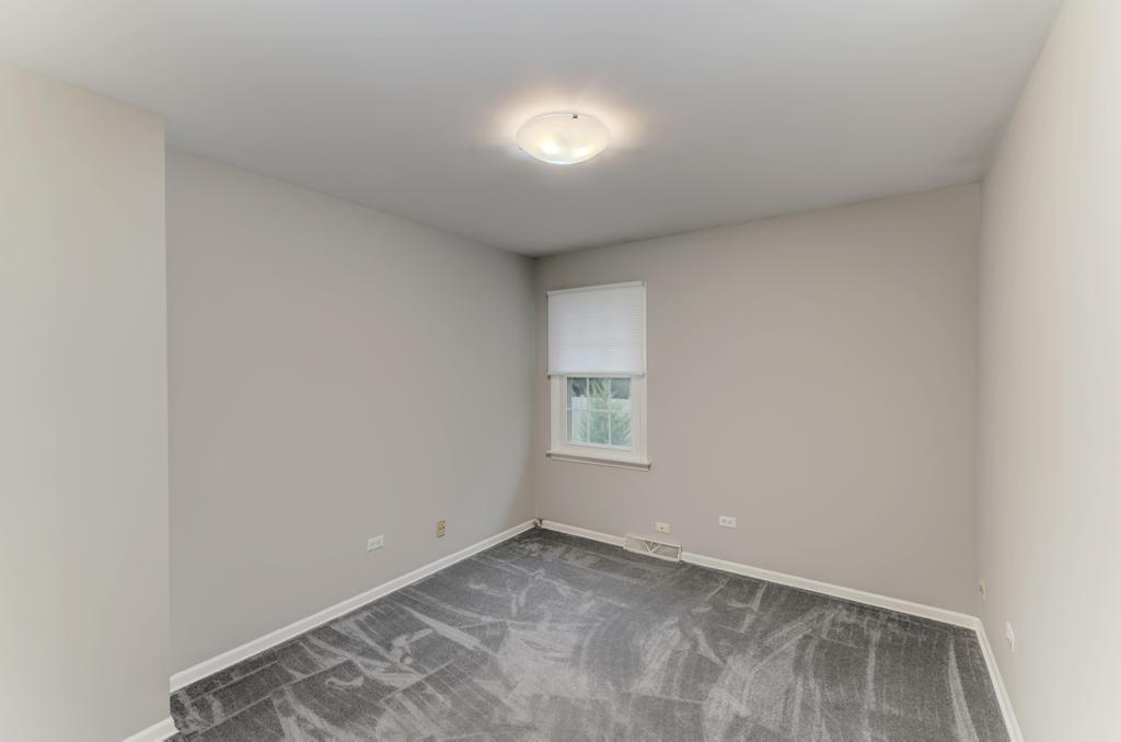 8S141 Grant Street, Darien, IL 60561